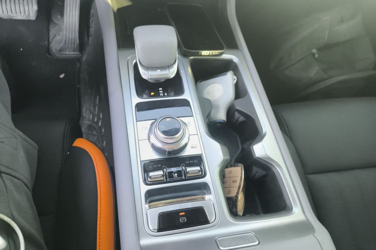 北京BJ40 2024款 2.0T 全新城市猎人版 侠客型中控内饰18