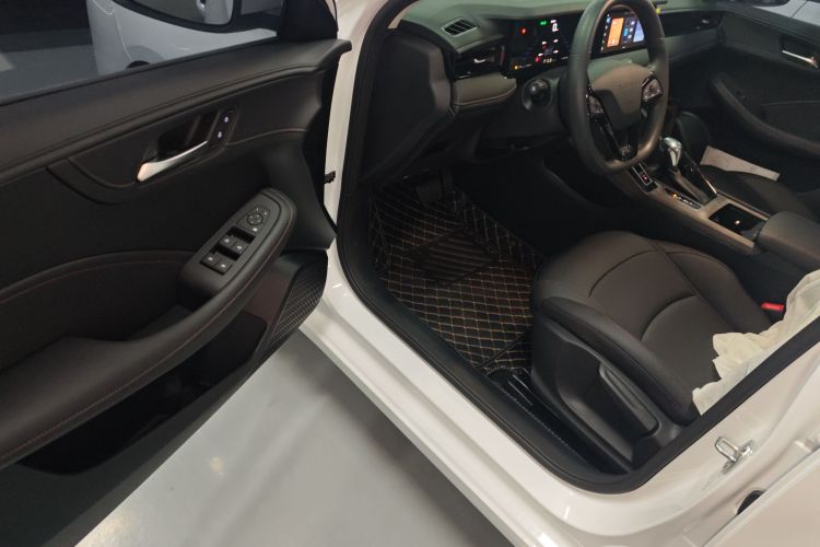 荣威i5 2026款 1.5L CVT豪华版中控内饰20