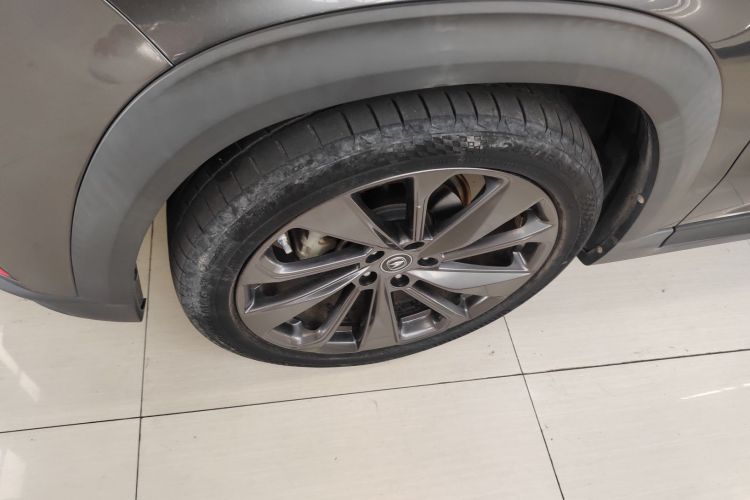 长安UNI-T 2020款 1.5T 尊贵型车身外观6002