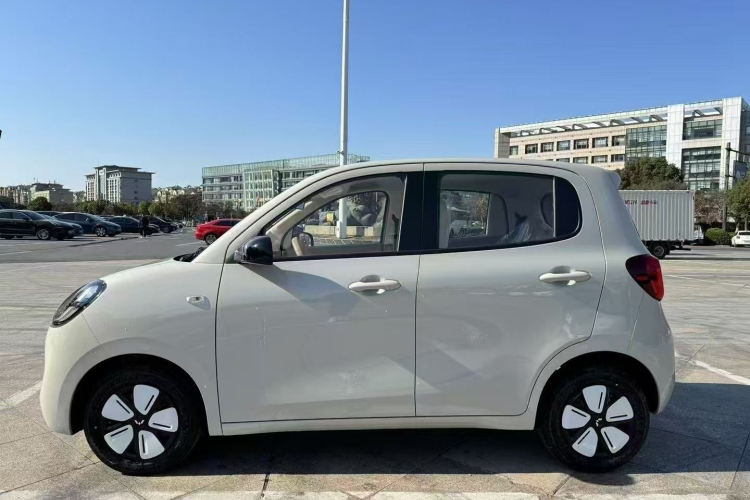 五菱汽车 宏光MINIEV 2025款 四门版 进阶款车身外观4