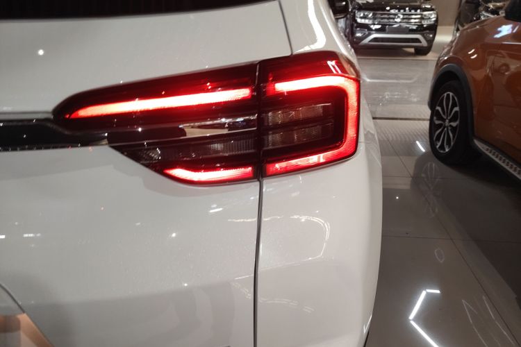 奇瑞 瑞虎5x 2020款 1.5L CVT新享版车身外观6001