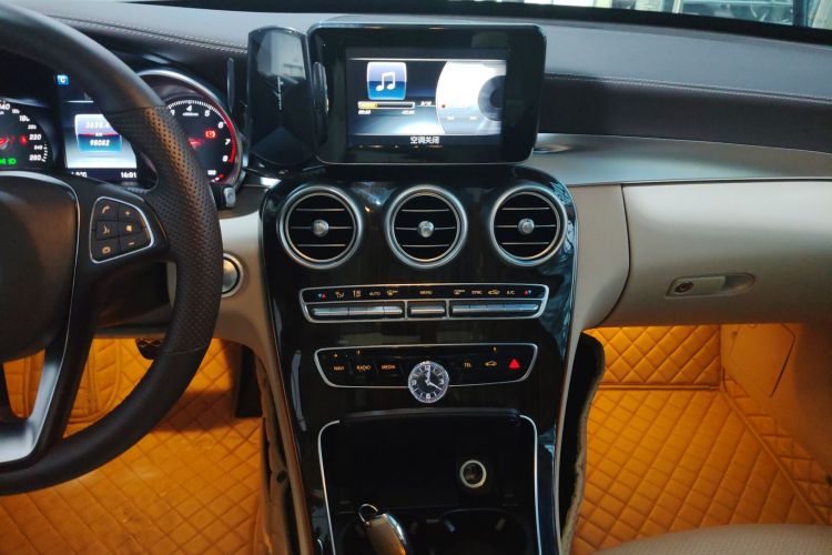 奔驰C级 2015款 C 200 L 4MATIC局部细节16