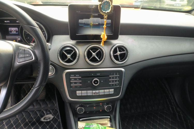 奔驰CLA 2017款 CLA 200 时尚型局部细节16