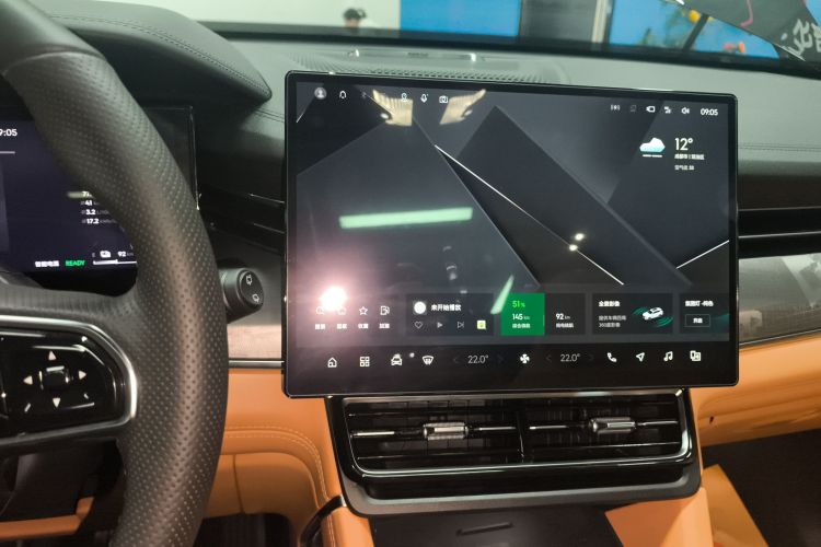领克09 EM-P 2024款 2.0TD EM-P 四驱PRO 七座中控内饰16