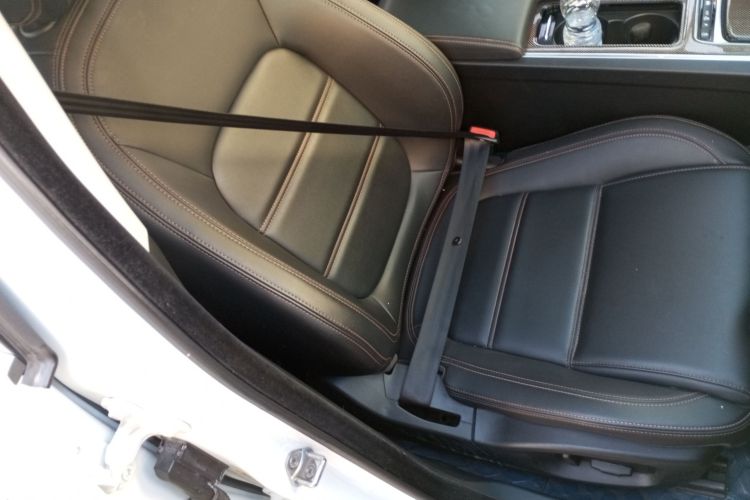 捷豹XEL 2018款 2.0T 200PS 豪华版局部细节41