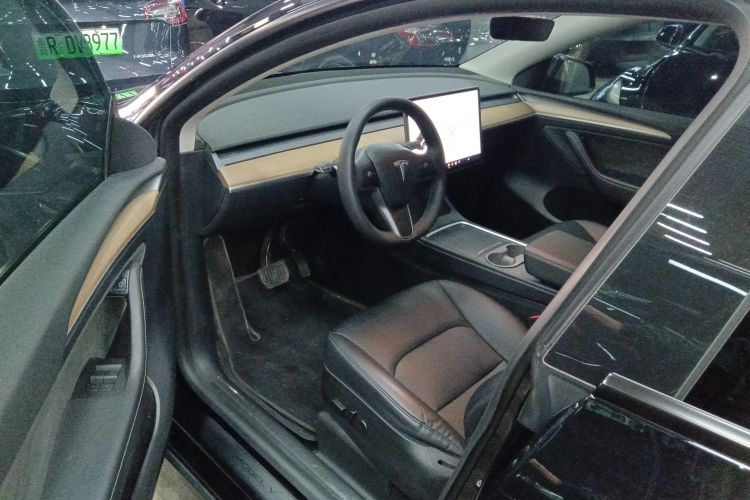 特斯拉 Model Y 2021款 标准续航后驱版中控内饰7003