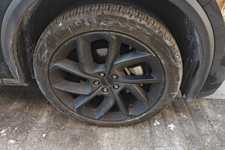 领克01 2021款 2.0TD 四驱暗夜版车身外观10