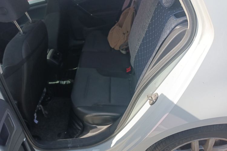 大众 高尔夫 2019款 1.6L 自动舒适型 国V中控内饰7004