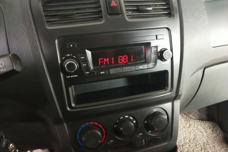 东风风光 风光330 2019款 1.5L手动实用型II 国VI中控内饰16