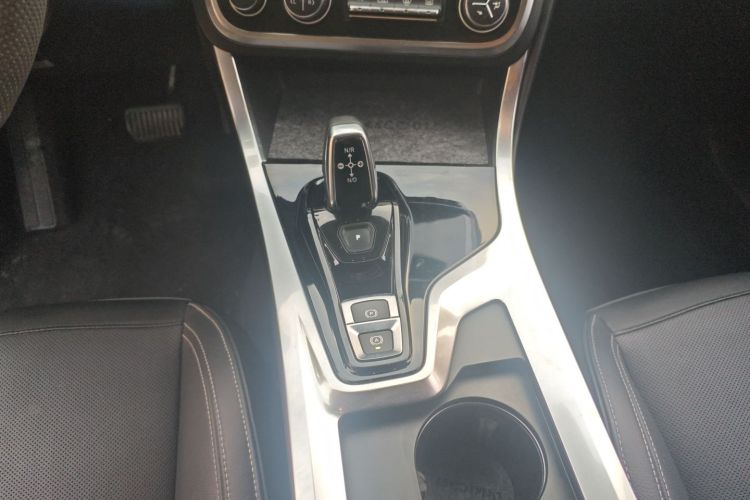 领克01 2017款 2.0T 两驱型Pro版中控内饰18