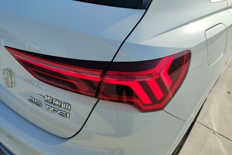 奥迪Q3 2021款 35 TFSI 时尚动感型车身外观9