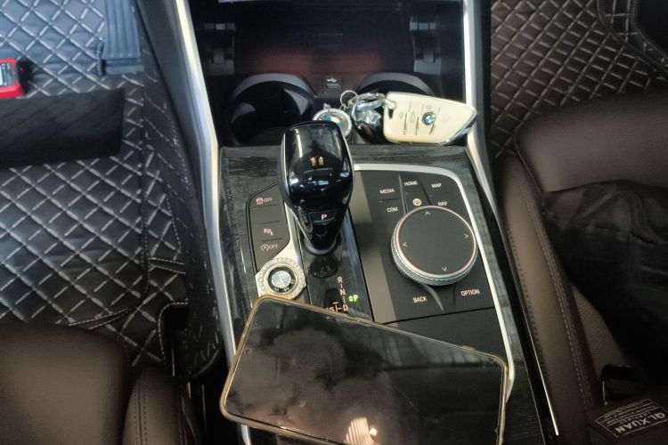 宝马3系 2022款 325Li M运动套装中控内饰18