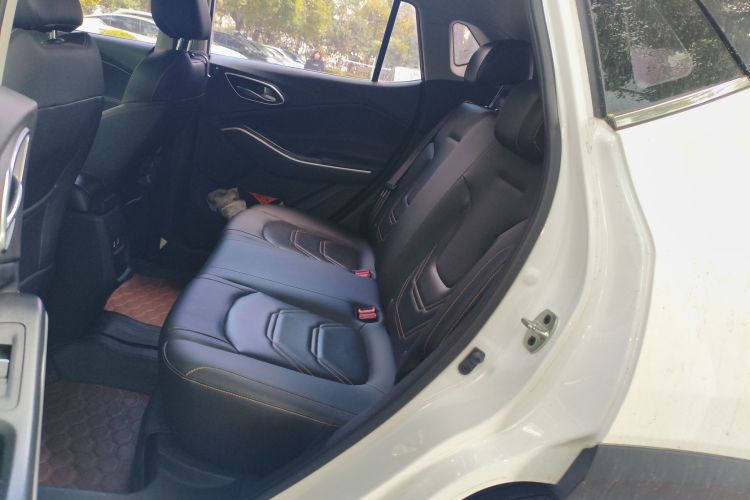 江汽集团 瑞风S4 2019款 1.6L 手动超越型中控内饰7004