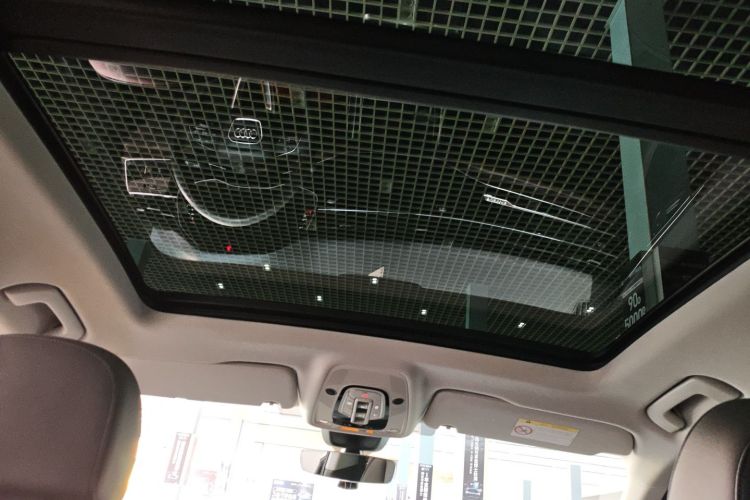 奥迪Q7 2022款 55 TFSI quattro S line运动型中控内饰22