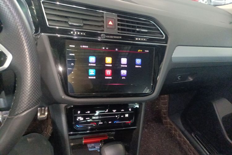 大众 途观X 2021款 330TSI 两驱尊崇旗舰版中控内饰16