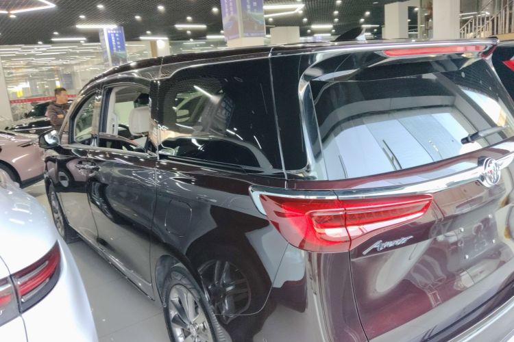 别克GL8 2020款 Avenir艾维亚 六座贤礼版车身外观4