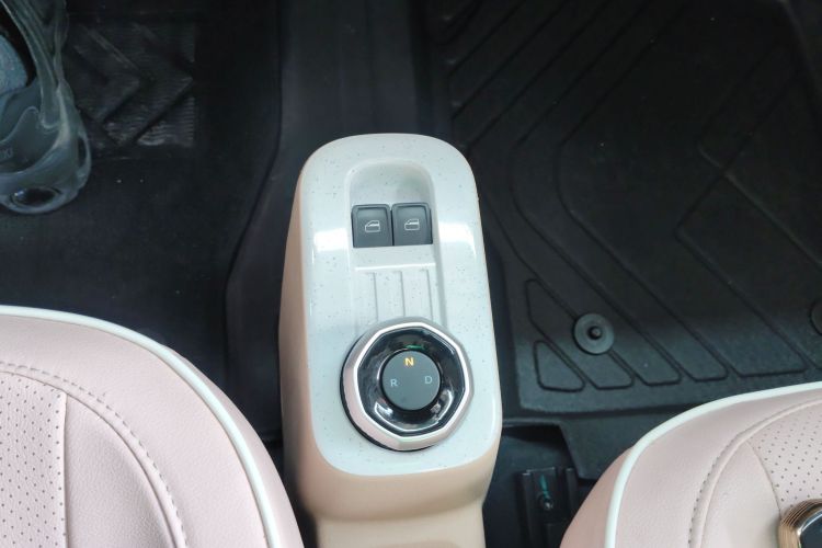 吉利银河 2023款 熊猫mini 200km 耐力熊局部细节18