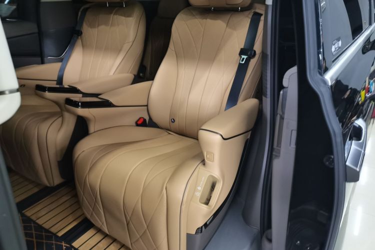 腾势D9 2022款 DM-i 970 四驱旗舰型中控内饰21