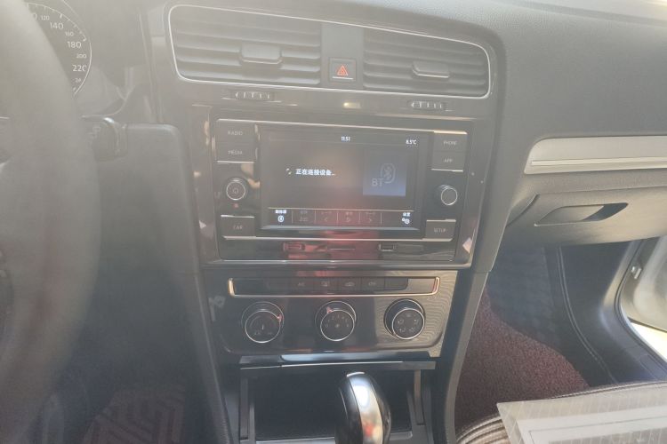 大众 高尔夫 2018款 1.6L 自动舒适型中控内饰16