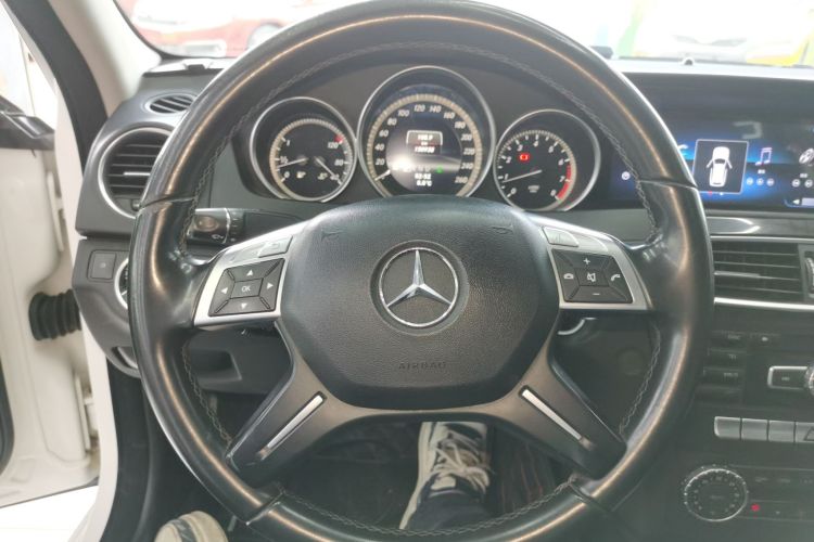 奔驰C级 2013款 C 180 经典型 Grand Edition局部细节13