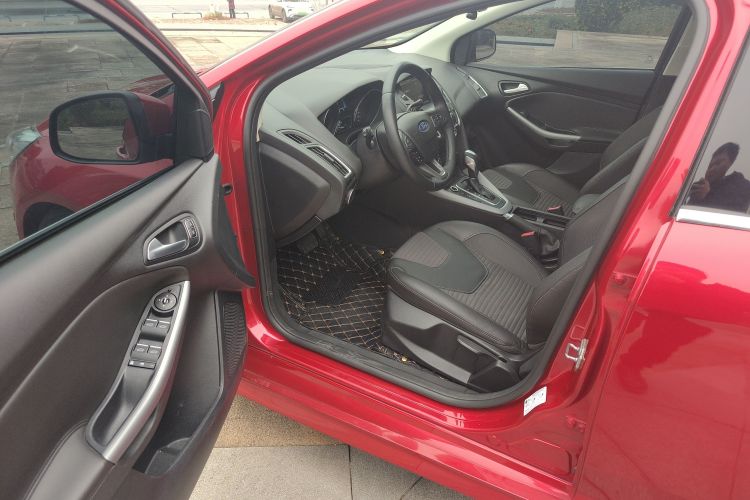 福特 福克斯 2015款 两厢 EcoBoost 180 自动运动型中控内饰20