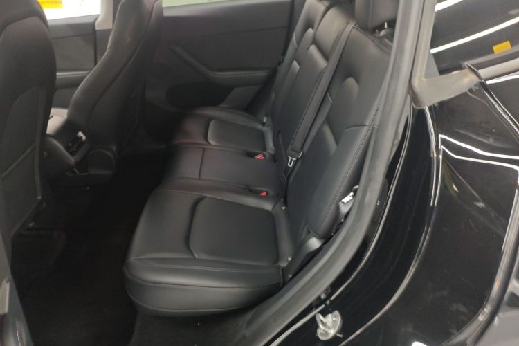 特斯拉 Model Y 2023款 后轮驱动版中控内饰7004