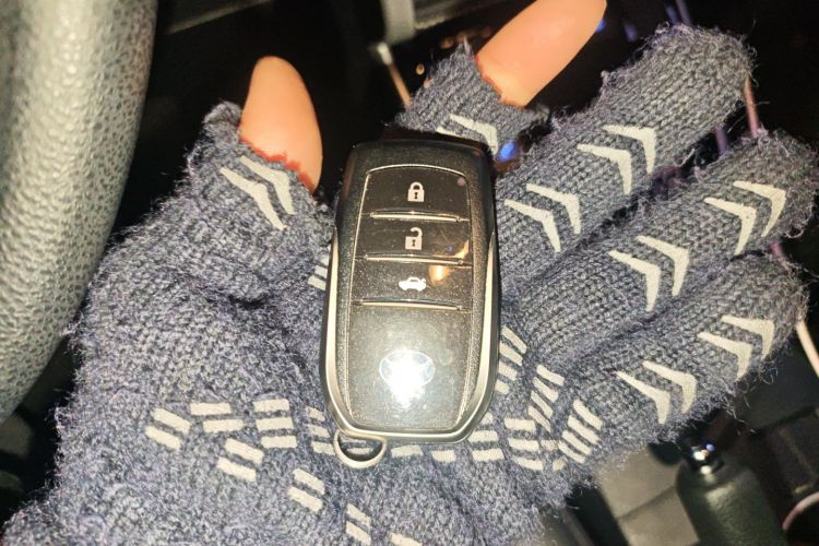 丰田 雷凌双擎E+ 2019款 1.8PH GS E-CVT精英版中控内饰11