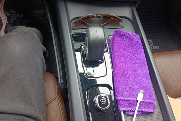 沃尔沃XC60 2022款 B5 四驱智逸豪华版中控内饰18