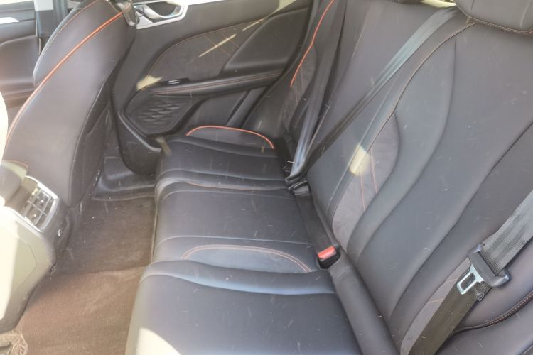 魏牌 玛奇朵 2021款 1.5L DHT特调版中控内饰21