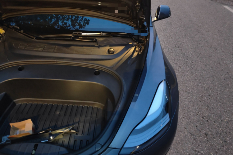 特斯拉 Model 3 2022款 后轮驱动版局部细节9007