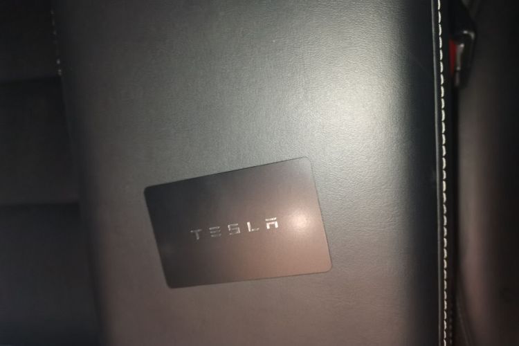 特斯拉 Model Y 2022款 后轮驱动版中控内饰7001