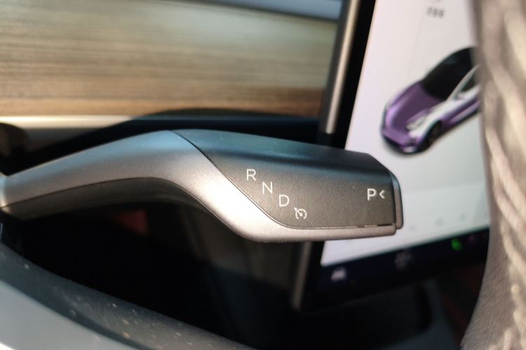 特斯拉 Model 3 2021款 标准续航后驱升级版 3D6中控内饰18