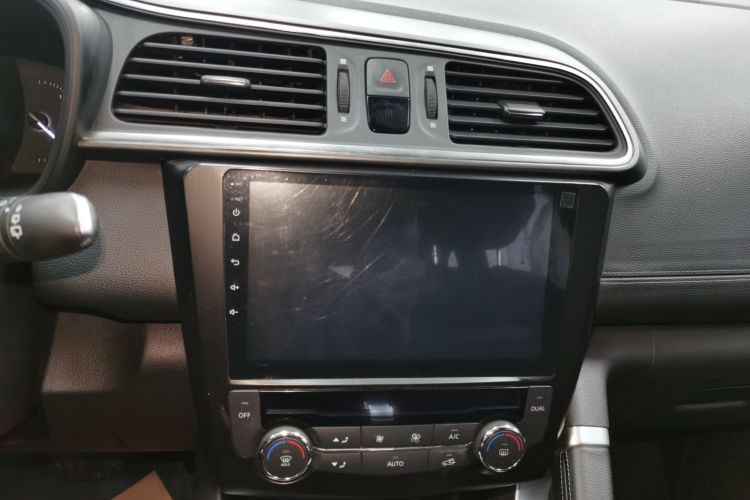 雷诺 科雷嘉 2017款 2.0L 两驱舒适版中控内饰16