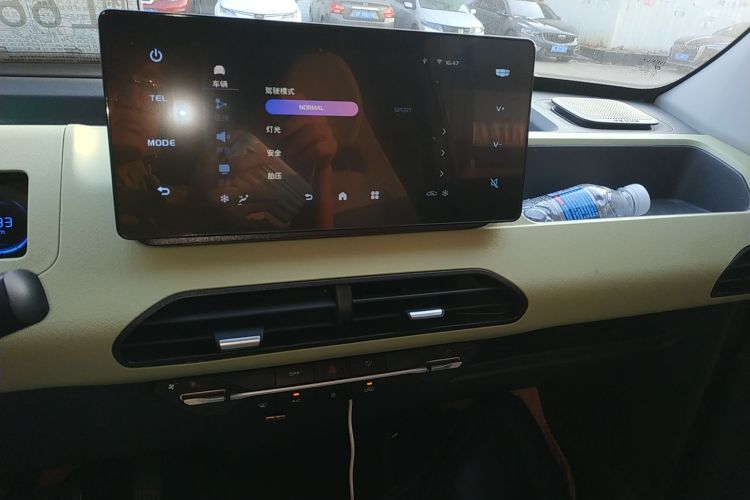 吉利银河 2023款 熊猫mini 200km 耐力熊中控内饰16