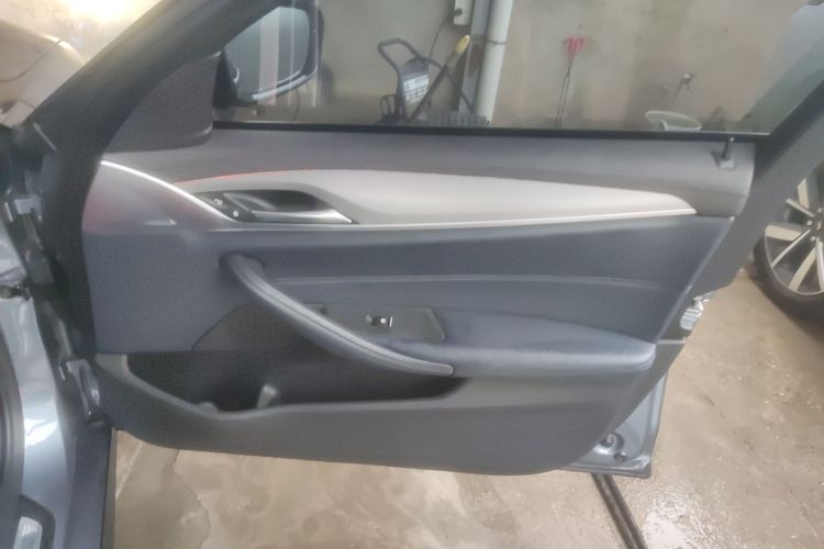 宝马5系(进口) 2019款 525i M运动套装中控内饰7005