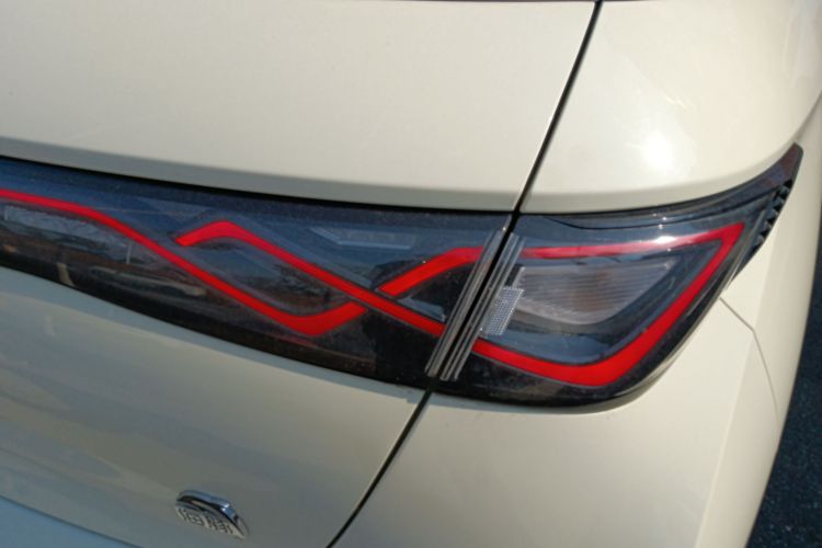 比亚迪 海豚 2023款 420km 时尚版车身外观9