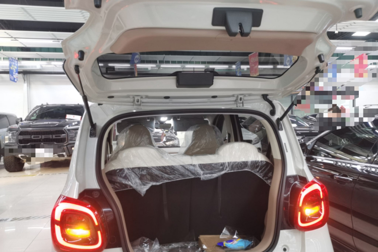 五菱汽车 宏光MINIEV 2025款 四门版 进阶款机舱底盘23