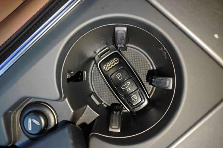 奥迪A7 2020款 40 TFSI 豪华型中控内饰11