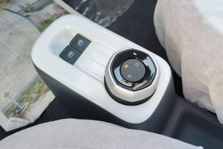 吉利银河 熊猫 2025款 210km 元气熊中控内饰18