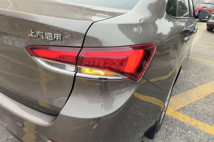别克 英朗 2019款 15T 双离合进取型 国VI车身外观9