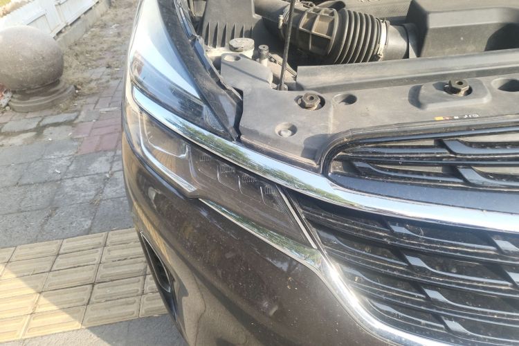 别克GL8 2020款 陆上公务舱 652T 豪华型车身外观8