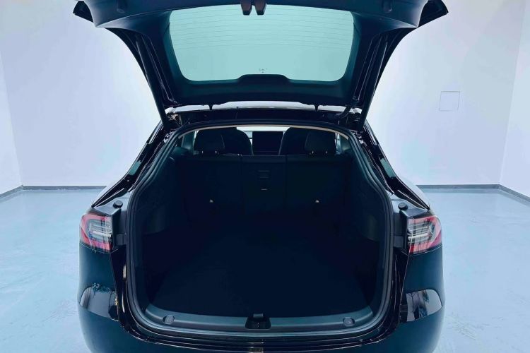 特斯拉 Model Y 2023款 长续航全轮驱动版机舱底盘23