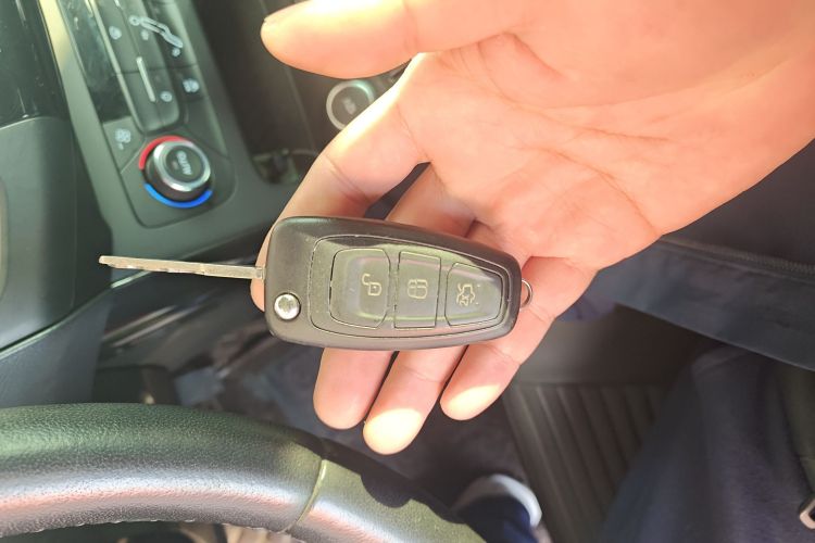 福特 福克斯 2017款 两厢 1.6L 自动风尚型智行版中控内饰11