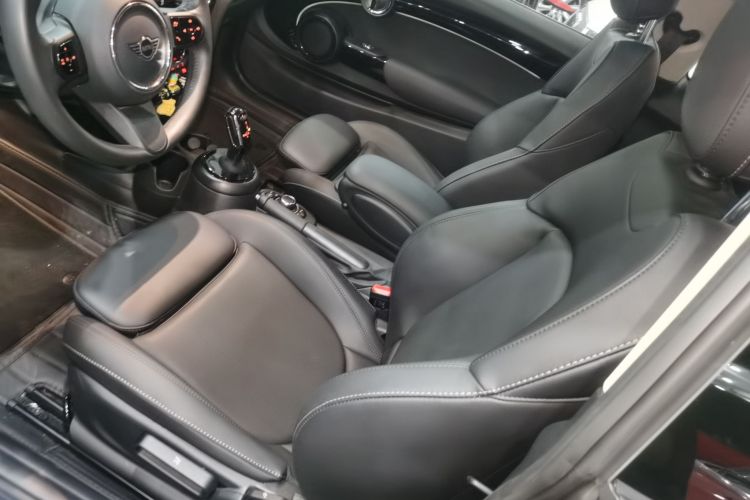 MINI 2023款 改款 1.5T COOPER 艺术家局部细节19