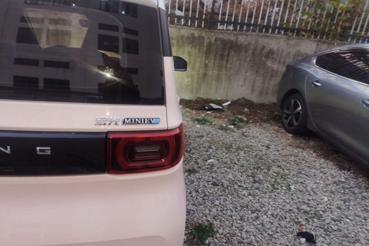 五菱汽车 宏光MINIEV 2021款 马卡龙臻享款 磷酸铁锂车身外观6006