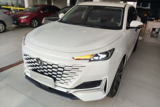 长安UNI-K 智电iDD 2022款 蓝鲸iDD 130km 1.5T 尊贵型