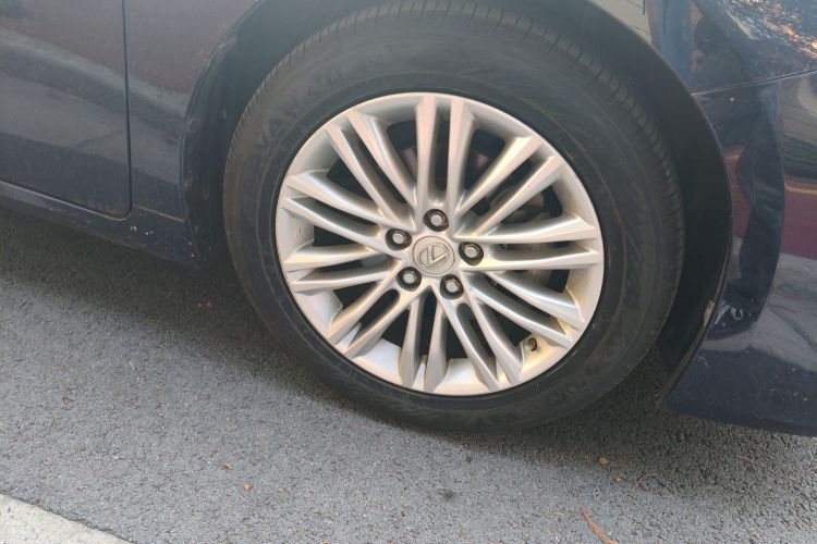 雷克萨斯ES 2015款 200 精英版车身外观10