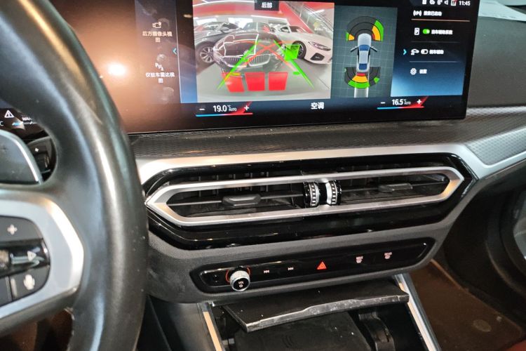 宝马4系 2023款 425i Gran Coupe M运动曜夜套装中控内饰16