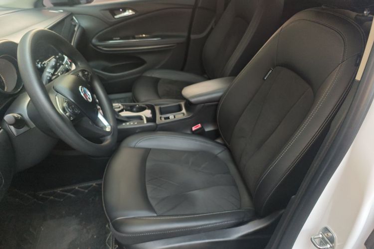 别克 威朗 2017款 三厢 20T 双离合精英型中控内饰19