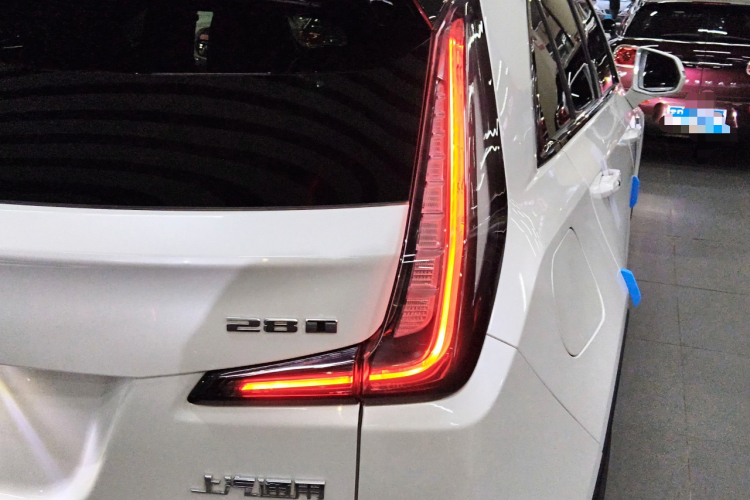 凯迪拉克XT4 2020款 改款 28T 四驱铂金运动版车身外观9